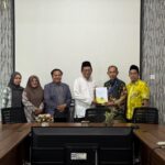Penyerahan dokumen laporan keuangan Universitas Al-Qolam Malang dari KAP Supoyo, Sutjahjo, Subyantara dan Rekan
